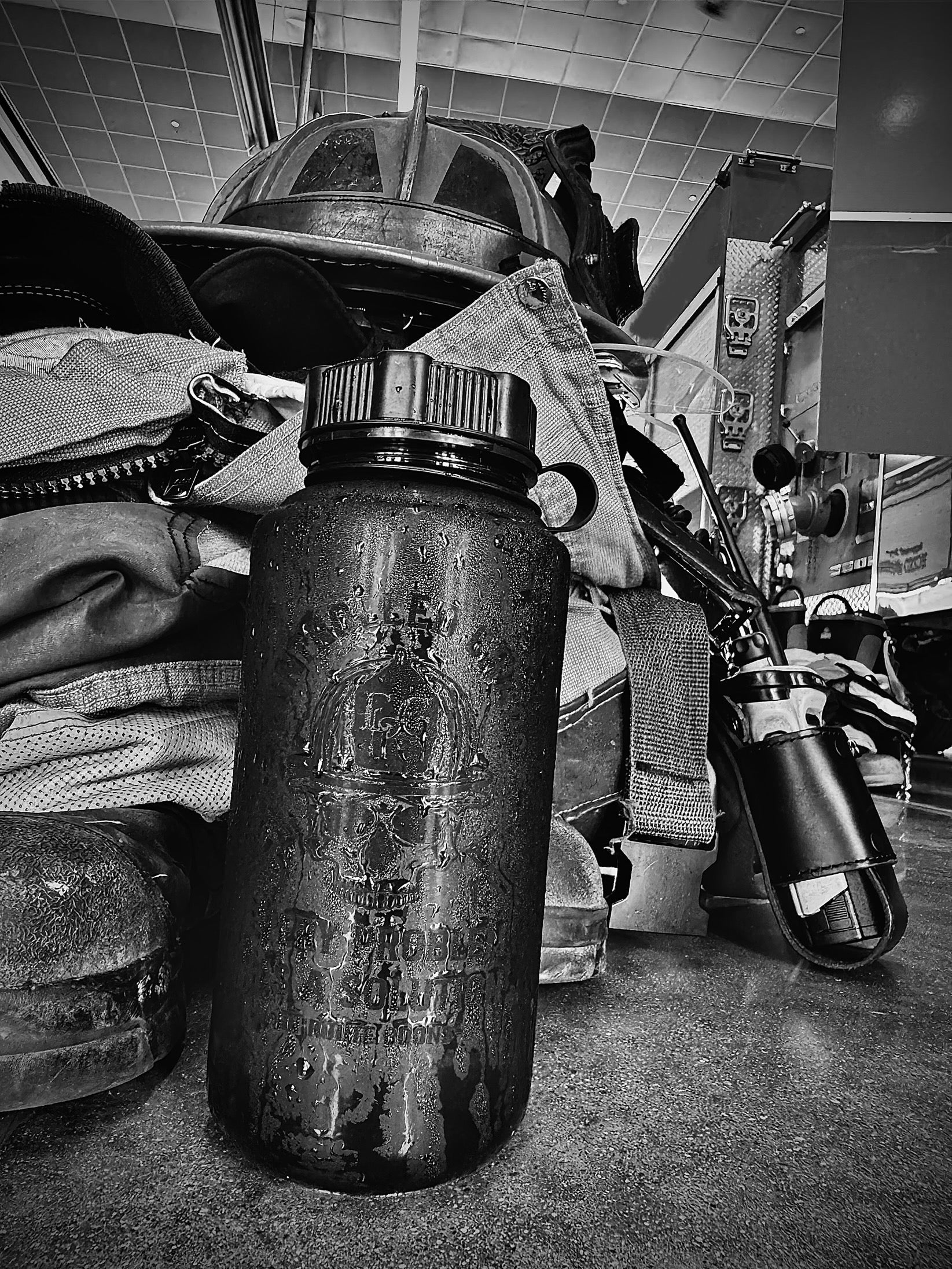 Controlled Chaos Water Bottle (hand wash only)